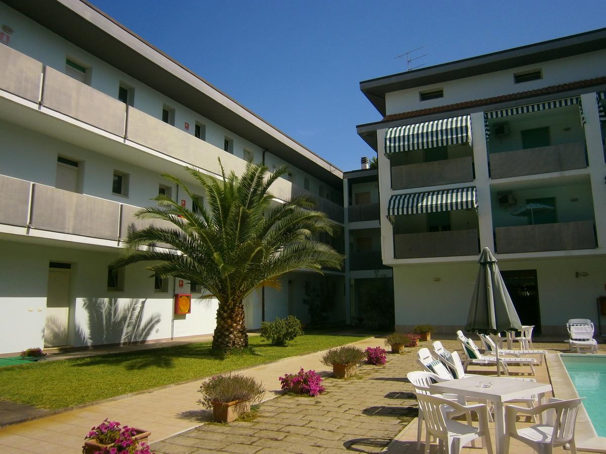 Residence Verde Pineta Principina a Mare Exterior foto